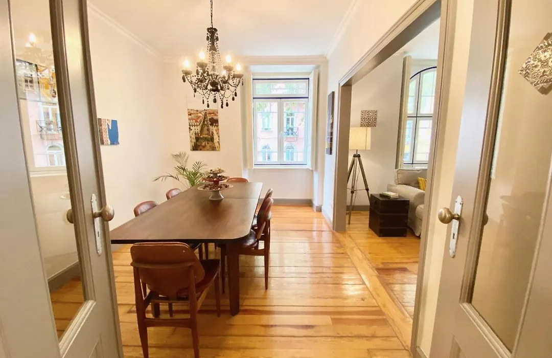 Luxury Vintage Apartment By Myplaceforyou, At The City Centre Next To Marques De Pombal-1